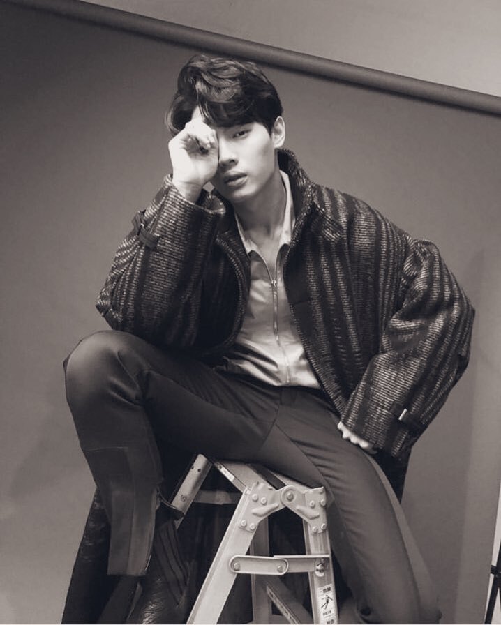 5baht10baht's tweet photo. Love you both 💕 my hubbies 🤣😅 #ไบร์ทวิน #bbrightvc #winmetawin #GQMagazineth https://t.co/6jQjh9bcDG