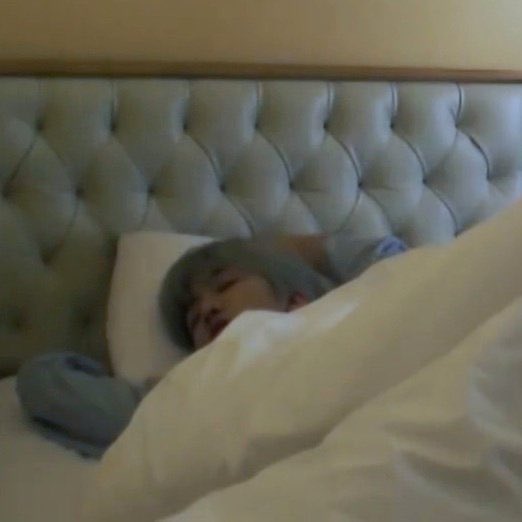 : น้องแจมินนนนน ตื่นได้แล้วค่ะ วันนี้ไปโรงเรียนนะคะ!
: ขอนอนต่ออีกเจ็ดชั่วโมงได้ม้ายคับมี้
: ไม่ไ— อ้อ ได้ค่ะวันนี้โรงเรียนหยุด หม่ามี้ลืม