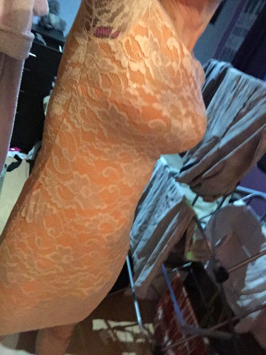 Rachelcdcutie's tweet photo. Feeling sexy #orangedress #cd #crossdresser #trans #sexy #littleslut #trainme https://t.co/FzXh7zA0l3
