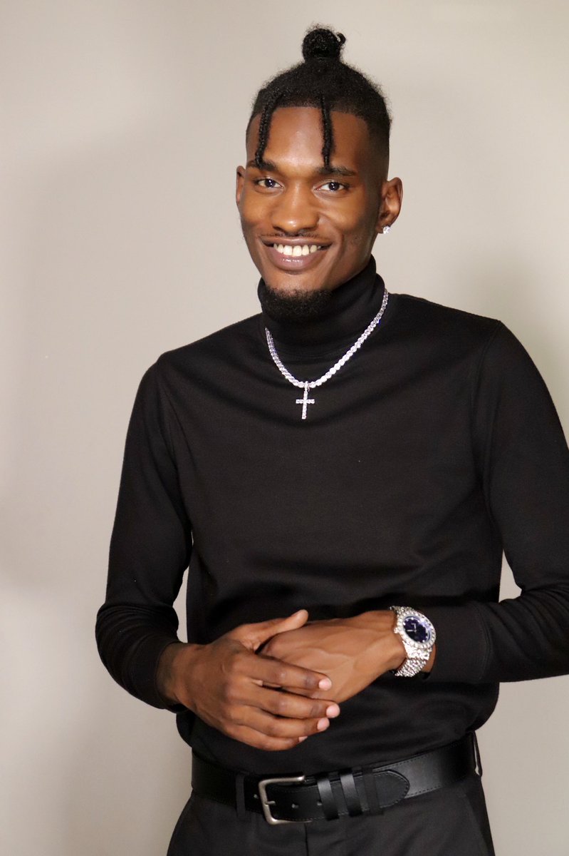 IsItQuan's tweet photo. @GQMagazine hit me when yβall ready for a real model πβ¨π€ #IsItGang #GQ #explore #explorepage #blackexcellence https://t.co/rvLImqDefz