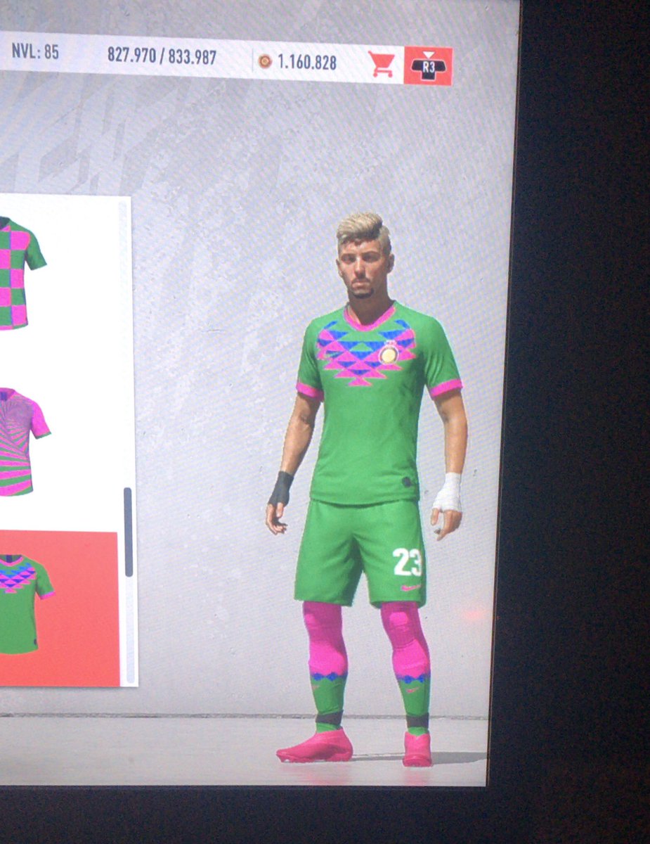 🚨OFICIAL‼️🚨

‼️Queridos cooperos, aquí está nuestro nuevo diseño de cara al año que viene, un toque más clásico y conservador en la primera y una mente innovadora en la segunda. No olvides realizar tu pedido de las nuevas equipaciones en nuestra tienda online💸‼️