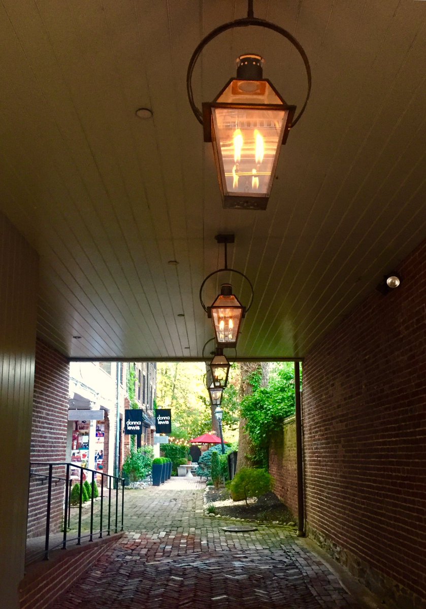 HobanGirl's tweet photo. #architecture #CameronStreet #OldTown #Alexandria https://t.co/HUm5GhWX0r