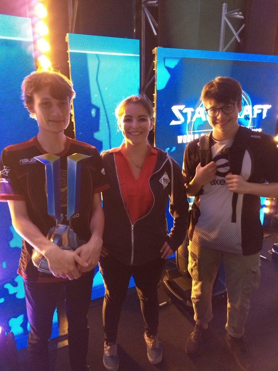 The people I've met and the experiences I've had thanks to SC2 can't really be summed up in any amount of tweets. Thank you to the group of nerds back in the beginning, and to everyone still here today. Here's to at least another 10 years  @StarCraft