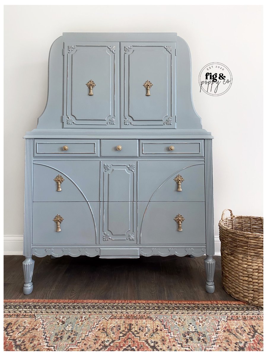 fig_poppy's tweet photo. Here are some of my most recent pieces I’ve done! You can follow along with all of my makeovers over on my Instagram stories! @figandpoppyco https://t.co/1lvXigaCJk