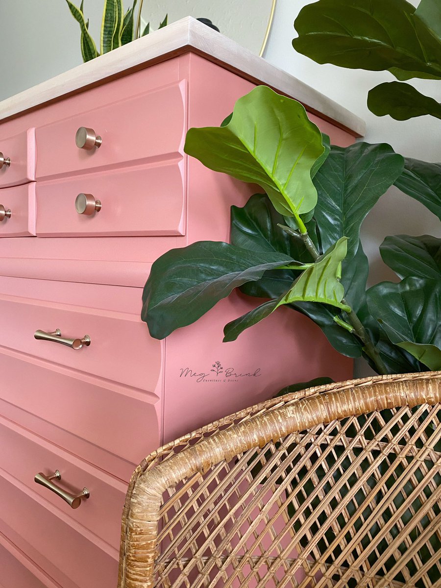 fig_poppy's tweet photo. Here are some of my most recent pieces I’ve done! You can follow along with all of my makeovers over on my Instagram stories! @figandpoppyco https://t.co/1lvXigaCJk