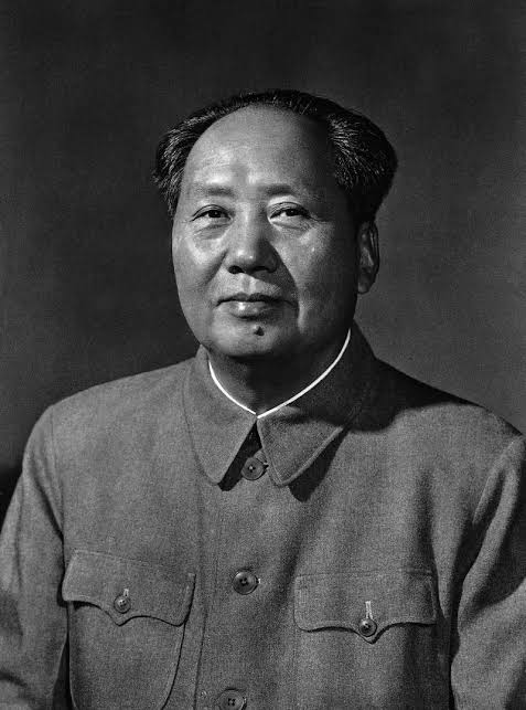 MamuteMarcos's tweet photo. #guerradacoreia Chineses sempre fazendo m...

URSS ofereceu pouca ajuda a Coréia, pois Stalin queria evitar confrontos contra os Americanos, já Mao não estava nem aí para isso e ajudou militarmente.

É um erro achar que tudo que a URSS mandava os países comunistas iam lá e faziam https://t.co/r9le5JtPD4