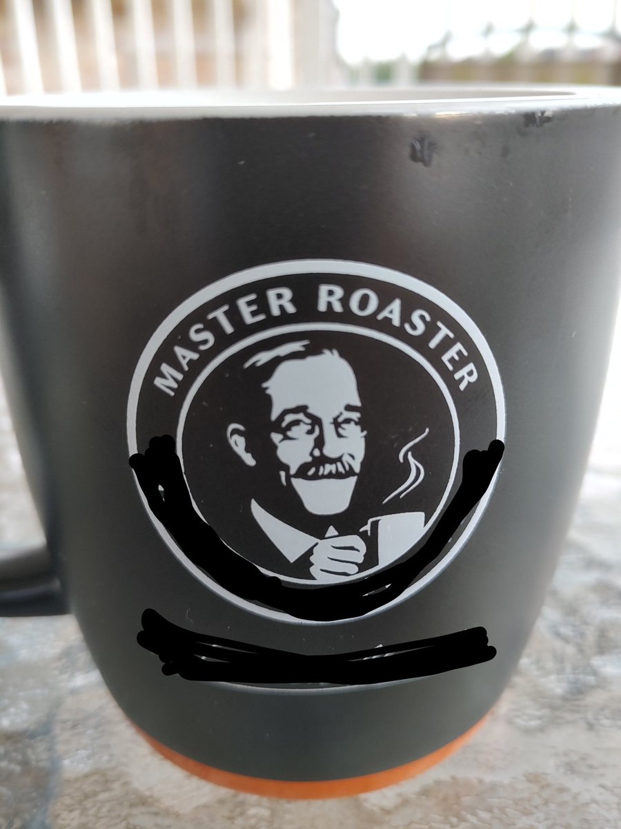 ChildishDrama's tweet photo. When you roast your homie lmaoo #MasterRoaster https://t.co/X7MxEtMerd