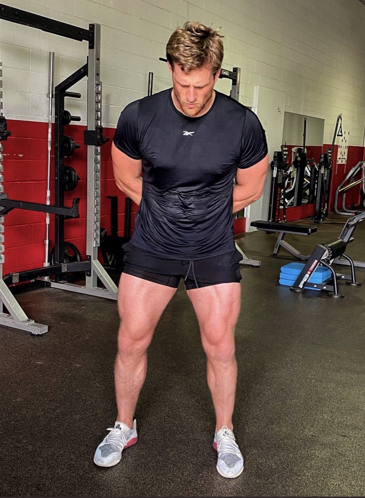 steve cook on X As a former college football player and bodybuilder it s cool to see these D linemen showing off their off season physiques Hard work pays off JJWatt AaronDonald97 VonMiller n https t....
