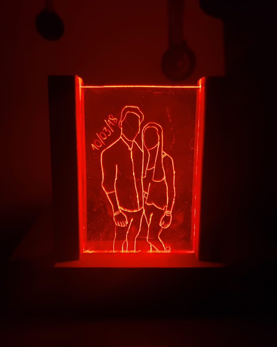 solchavez99's tweet photo. Con mi novio tenemos un emprendimiento que hacemos cuadros con luces led y también vendemos tiras de led. Nos ayudarían mucho si nos dan rt y nos siguen en insta UMBRA.ROS https://t.co/h5Z71l5T12