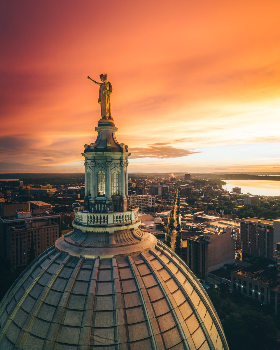 TheSamLi's tweet photo. You’ve probably never seen Madison from this angle. #MadisonWI https://t.co/S931VAVDys