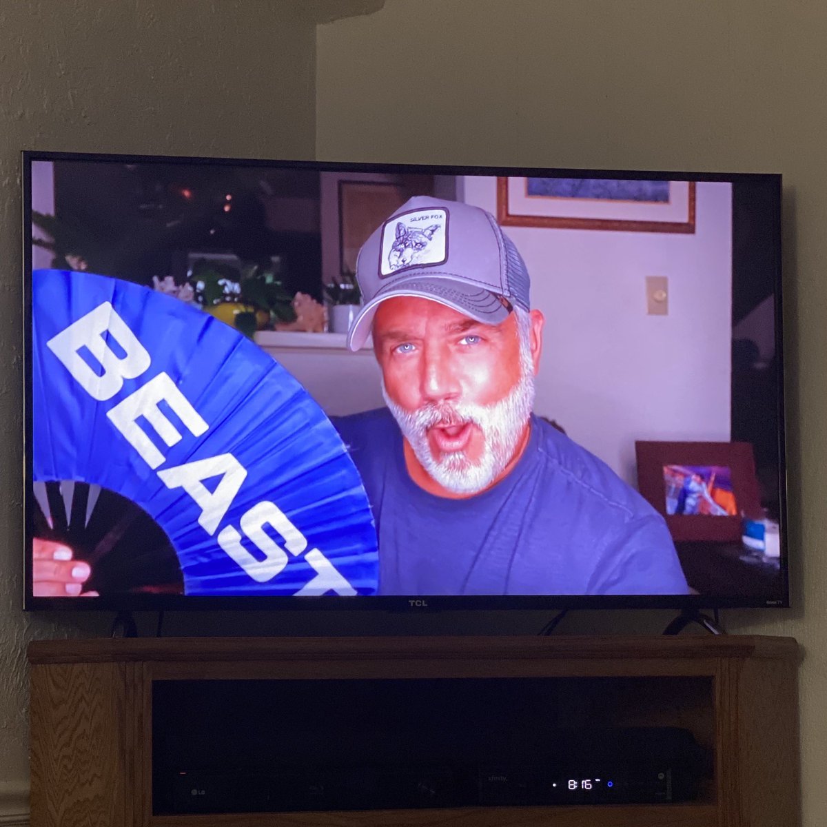 lifewithlezlie's tweet photo. It’s that time! @petermonn uploaded his daily video. Time for my daily dose of happy, laughter, and drama class with those dreamy blue eyes. #dramaclass #betoomuch #petermonn #blueeyes https://t.co/gWt6v0Ztxc