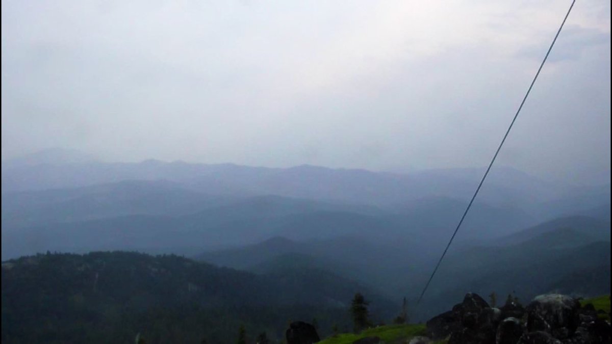 holden_lecroy's tweet image. ⚡️🌫 View from Mt. Ashland shows the mix of outflow clouds from thunderstorms and smoke from the #JulyComplex in Modoc County. Mix of the two is what’s kept it kind of overcast today. #ORwx #CAwx
