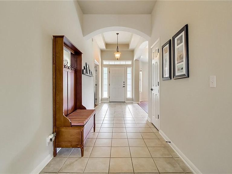 ATX_Homes's tweet photo. Congrats to our client for getting their offer accepted in a multiple offer situation! If you’re looking to buy a home in the Austin area contact our team. Buyer repped by @ImAdrianSalas #realtor #austintexas #atxhomes #atx https://t.co/wjhzr6Bm98
