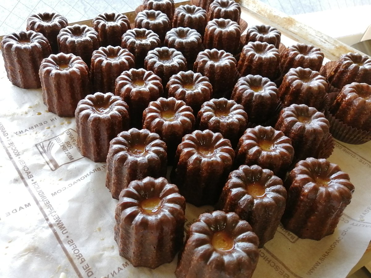 パティスリー アトリエ エデュー 先日のカヌレ ヴァニラビーンズを多く配合 蜜蝋9 1 ピュラリックスをコーティング カリカリもっちり食感 180 税込 カヌレ 足立区ケーキ 足立区 アトリエエデュー 竹ノ塚 保木間 コッタ Cotta