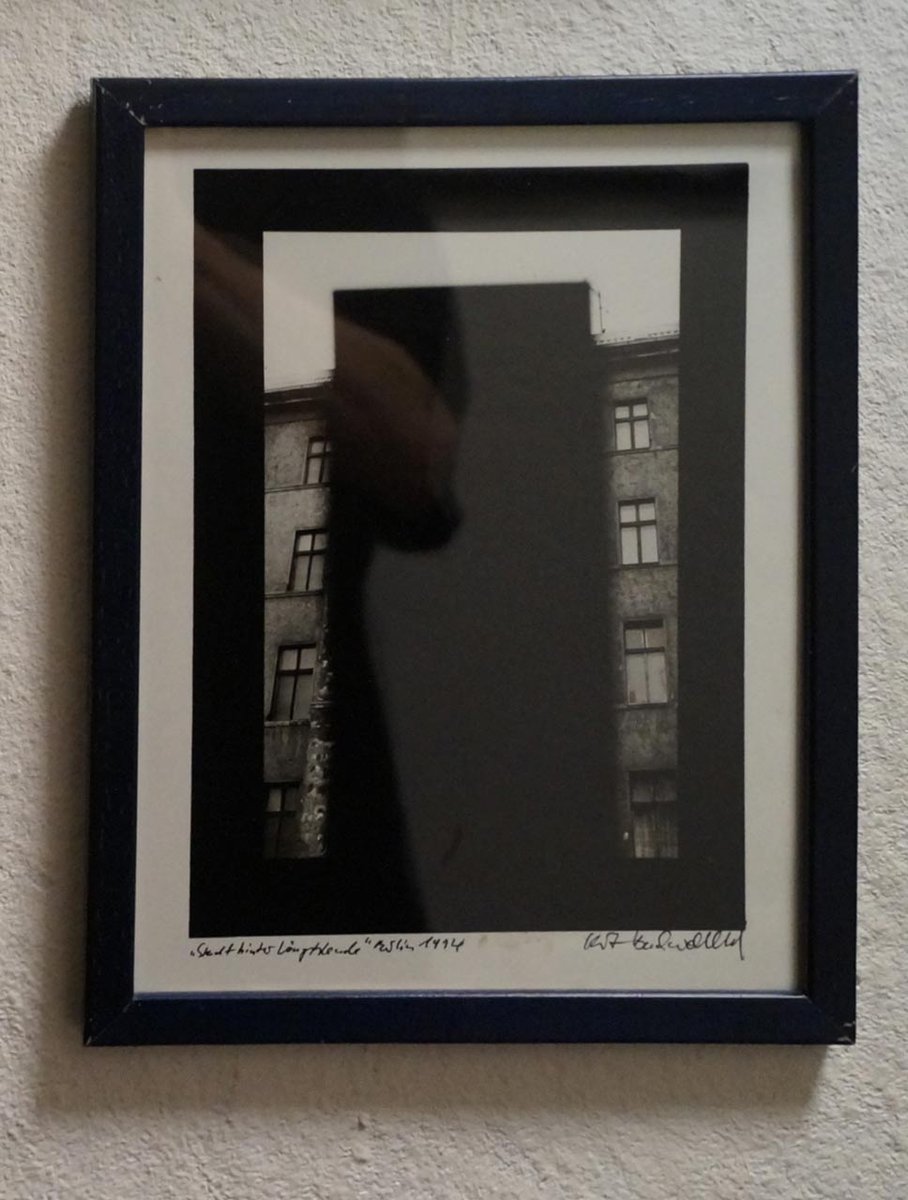 ArbitrariaMe's tweet photo. Kurt Buchwald, Stadt hinter Längsblende, Berlin, 1994. Part of the #corridorcollection. #art #photography #collection https://t.co/EPfdiAcamb