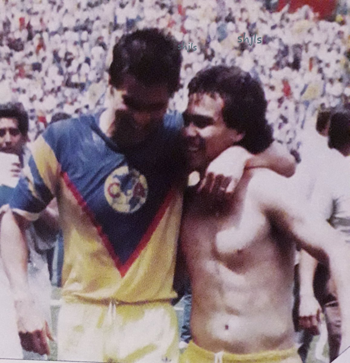 ShinitoJoseLuis's tweet photo. #QuedateEnCasa 

#SeAcuerdanDe
➖ALFREDO TENA Y EL FANY MUNGUÍA en pleno festejo 🏆 1987-1988 🦅
@ClubAmerica

#RetroAmerica https://t.co/SozKwkJnR1