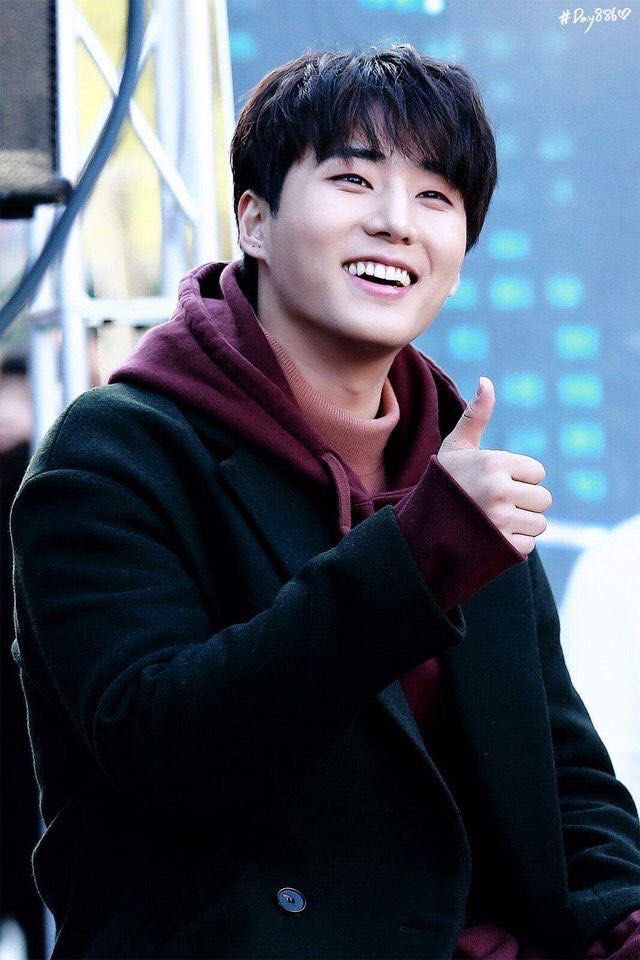 youngk stans, today imma give you random pics of our golden boy smiling: a thread 