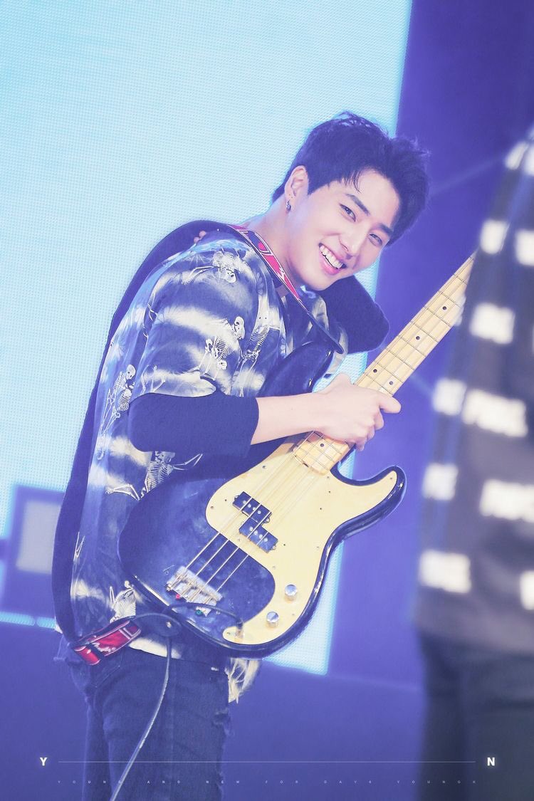 youngk stans, today imma give you random pics of our golden boy smiling: a thread 