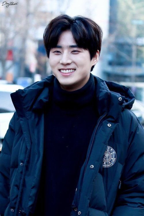 youngk stans, today imma give you random pics of our golden boy smiling: a thread 