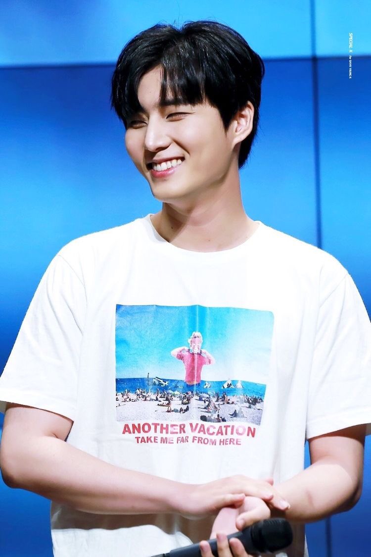 youngk stans, today imma give you random pics of our golden boy smiling: a thread 