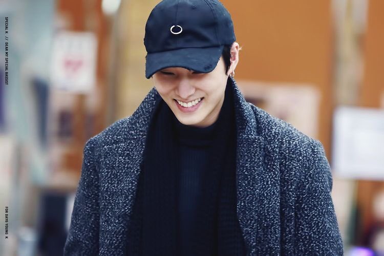 youngk stans, today imma give you random pics of our golden boy smiling: a thread 