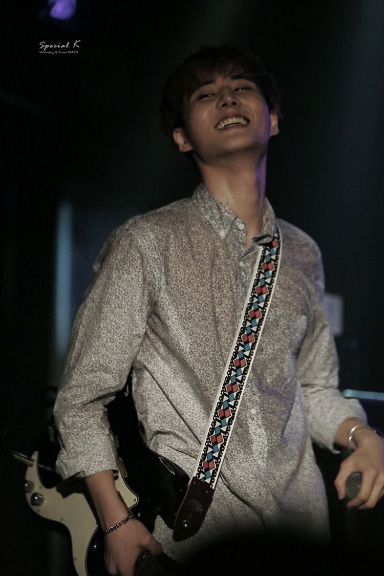 youngk stans, today imma give you random pics of our golden boy smiling: a thread 