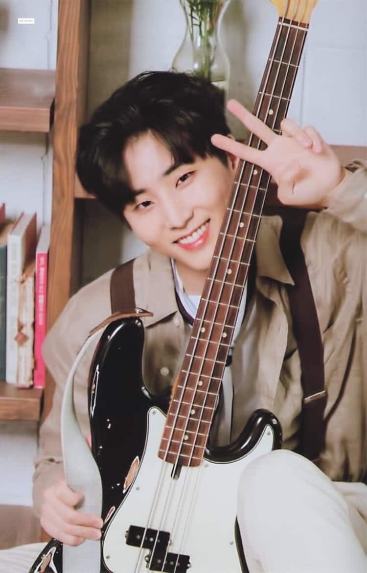 youngk stans, today imma give you random pics of our golden boy smiling: a thread 