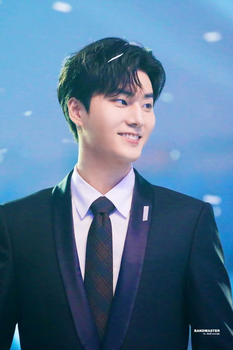 youngk stans, today imma give you random pics of our golden boy smiling: a thread 