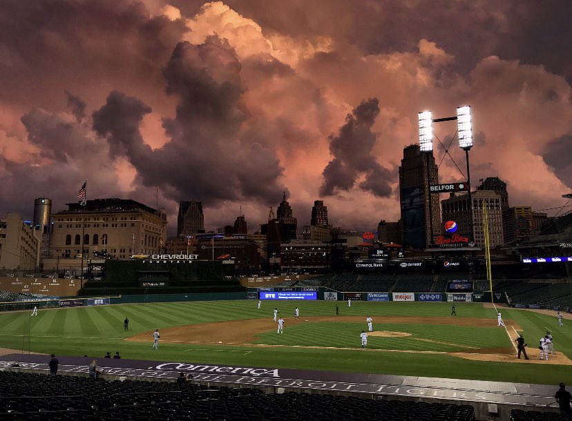 tonydombrowski's tweet photo. The Tigers are losing.

But, the sunset over Comerica Park tonight is just beautiful.

📸: @mulho2mj https://t.co/Jkqz6wm47r