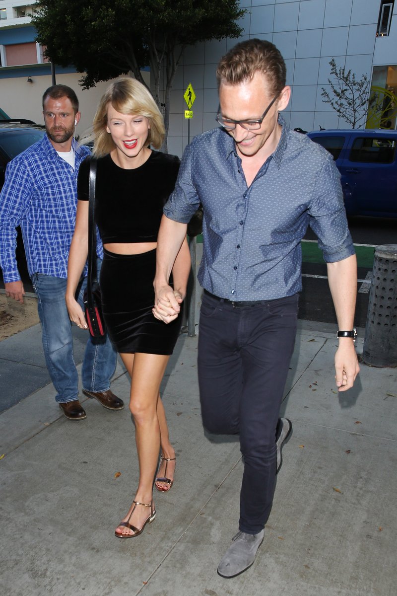 Taylor Swift History 🖤 on X: "July 27, 2016 4 years ago today Out to  dinner at the Hillstone restaurant with Tom Hiddleston in Santa Monica, CA  https://t.co/2Njmq3tTzL" / X