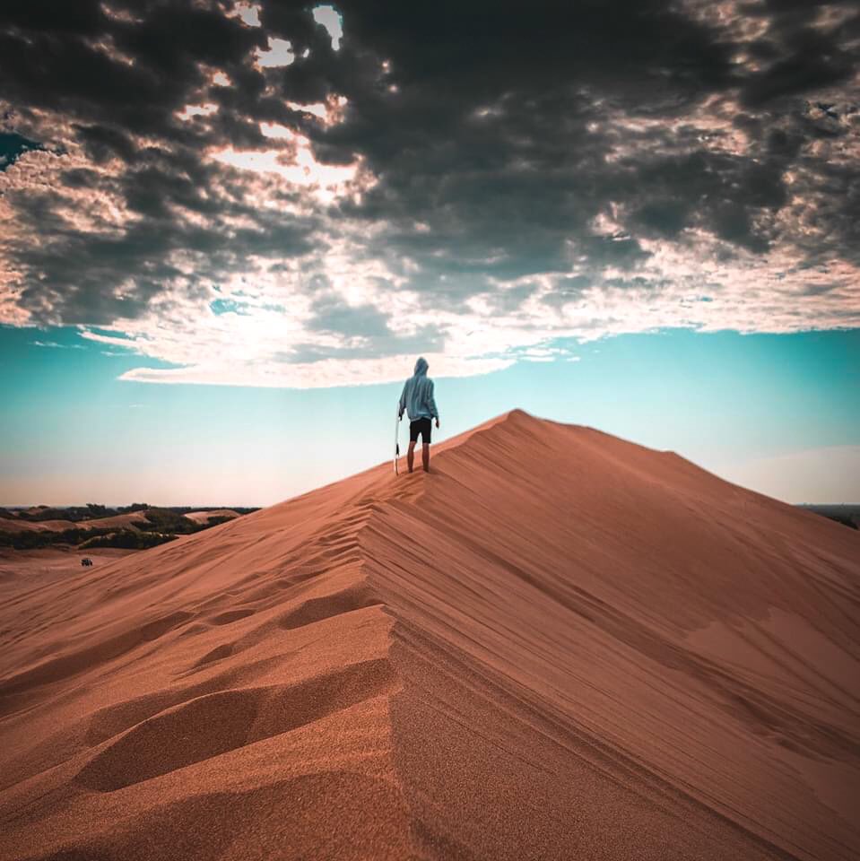 outsidemedia_'s tweet photo. 👉🏿 esto también es #pinamar; si te gusta practicar #sandboard sabe que a nosotros los #pinamarenses no nos importa si es parado o sentado 🏂  ¡just do it!
•
•
#sandboarding #medanos #deportes 
#lifestyle #atardecer https://t.co/KuzjALgLv2