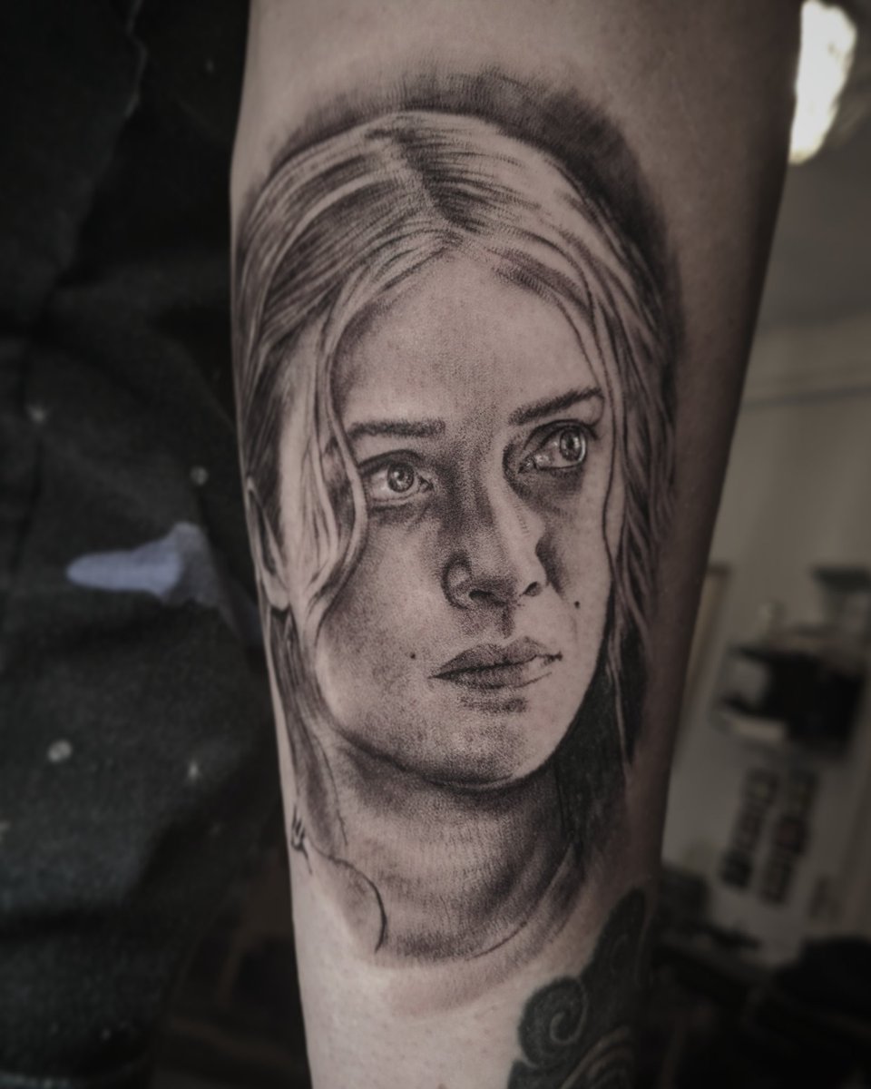 Pencilfingerz's tweet photo. Alright guys, I'm about 8 months into my apprenticeship.  Here are some of my favorite pieces do far... would love if you could spread the word! 🙏 https://t.co/QZ9I5PhJL2
