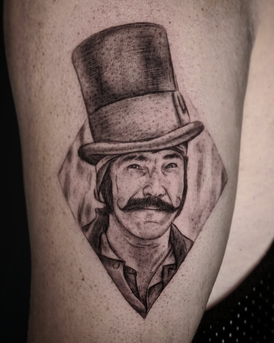 Pencilfingerz's tweet photo. Alright guys, I'm about 8 months into my apprenticeship.  Here are some of my favorite pieces do far... would love if you could spread the word! 🙏 https://t.co/QZ9I5PhJL2