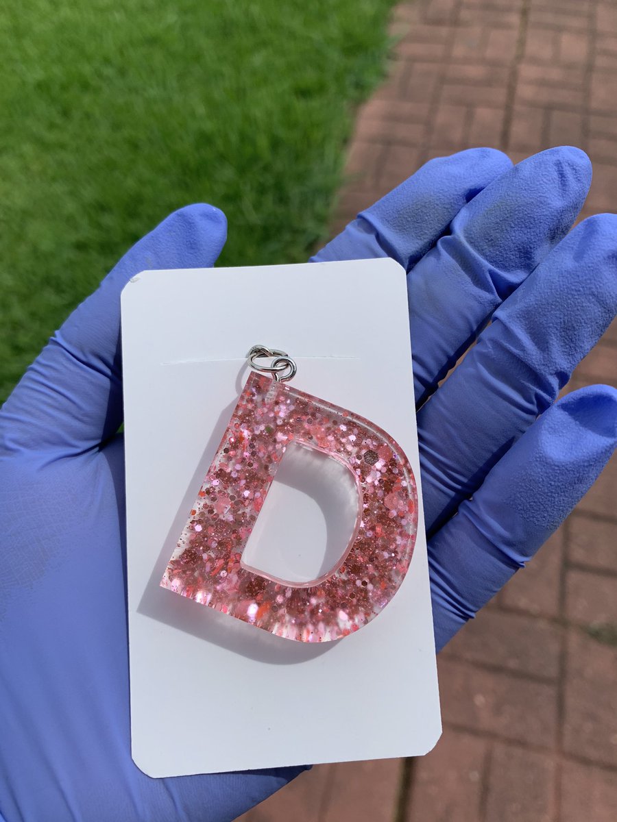 calanis98's tweet photo. i love what i do 🥰💗 #initialkeychains #SmallBusiness https://t.co/9jDUO6sugx