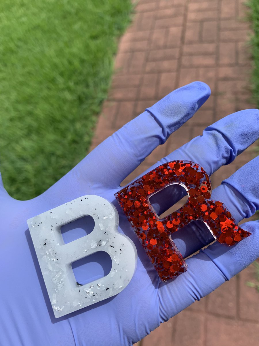 calanis98's tweet photo. i love what i do 🥰💗 #initialkeychains #SmallBusiness https://t.co/9jDUO6sugx