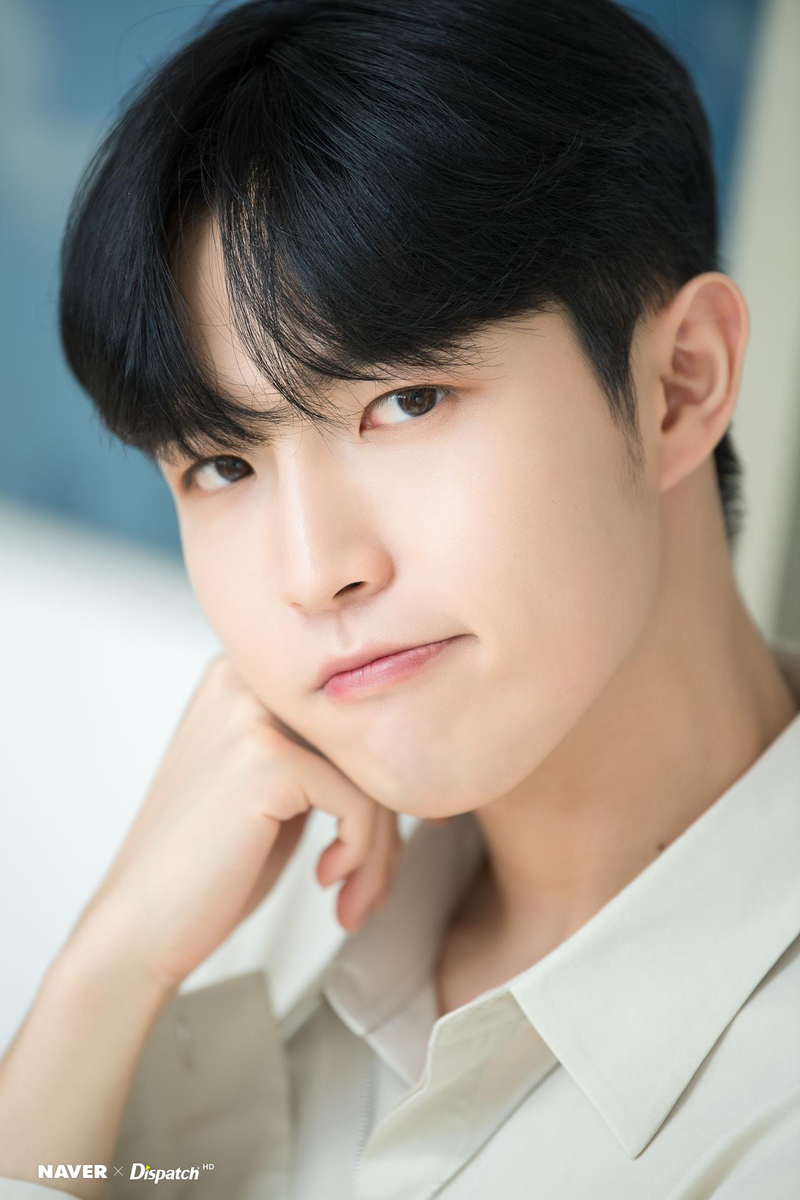 vliveindonesia's tweet photo. [#HDPHOTO] Kalian suka pria yang tampan?😎 Humoris?😆 Punya suara super merdu?🎶 Wah, tidak diragukan lagi.. Pria tersebut pasti namanya Kim Jae Hwan~😍 WIN:D beruntung sekali ya..💓

▶️ https://t.co/MEutimbBSy

#VLIVE #VLIVEINDONESIA #김재환 #KIMJAEHWAN #DISPATCH https://t.co/IeBgDkiv98