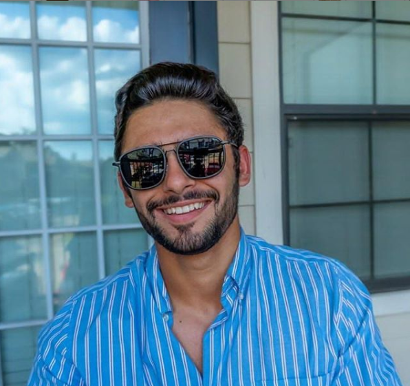 VanlinkerE's tweet photo. Classic square frame 🕶:#REVIVAL
📷 @nathaniel_fino
Get this vibe!✔ https://t.co/8SyZVxcDAW
