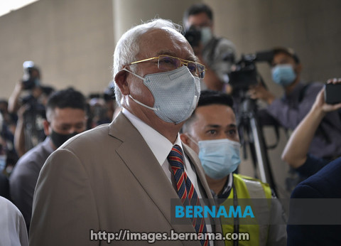 SRC CASE VERDICT: Judge Mohd Nazlan begins reading out judgement at 10.20 am.