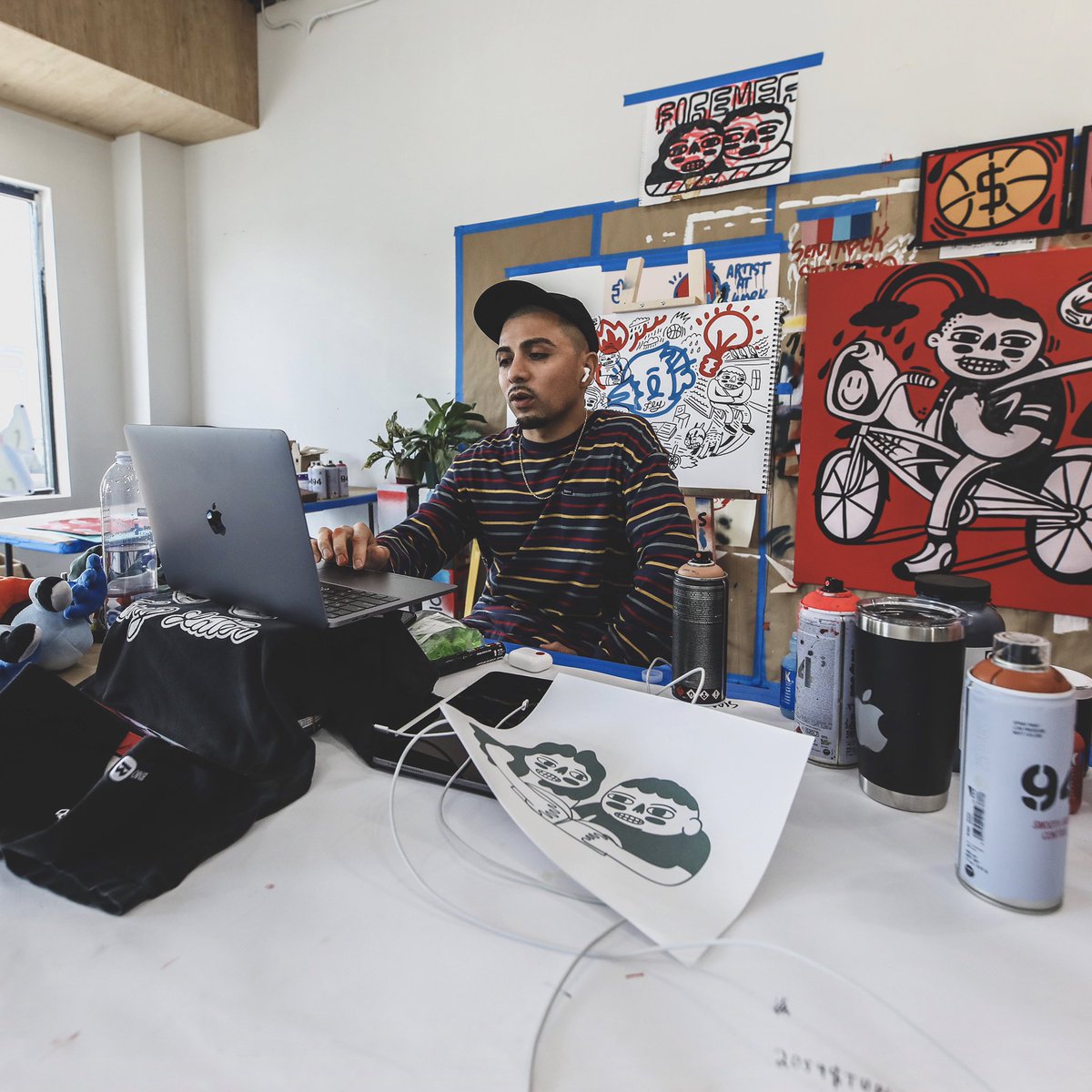 sentrock's tweet photo. Today WE held the first ever virtual session in America by @apple led by me, out of this messy studio in Chicago. 100s of students were watching &amp; I was able to to answers dozens of questions directly from students directly from their homes or wherever they were! THANK YOU https://t.co/U9Pn1V8OPT