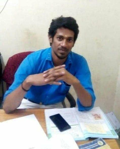 Jeyshankark's tweet photo. மக்களே! சமூகநீதி பேசும் கட்சிகளே!

ஜல்லிக்கட்டு காளைக்கும், கர்பினி யானைக்கும் வருத்தப்பட்ட நீங்கள்.

தினம்தோறும் சாதியின் பெயரா��் பட்டியலின் மக்கள்  கொல்லப்பட்டதை கண்டு கொதித்தெழ வேண்டாமா??

https://t.co/GCl1OHLwxD

#Manimegalai #dalitlivesmatterindia @ANI @PTI_News #scifi #BSP https://t.co/LJYQaZ306g