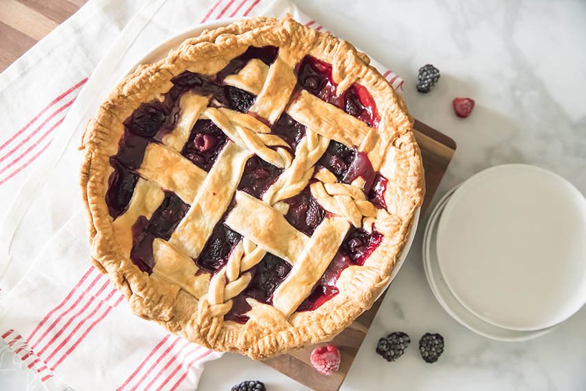 oregonberries's tweet photo. Do you lattice top or go full crust with some vents? Either way? Blackberry/Raspberry pie is an Oregon summer classic! #oregonberries #pie #baking https://t.co/PAtt2SsCNW https://t.co/4d7r6w77LS