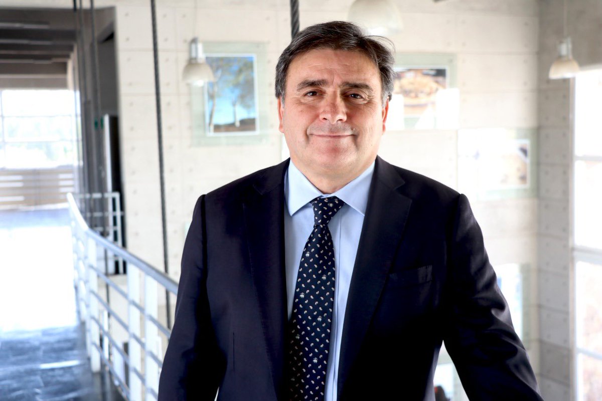 Republicanoscl's tweet photo. Sintoniza @AgriculturaFM a las 22:30, último lunes de julio. Alcalde @mario_olavarria de @MuniColina nos cuenta cómo se prepara la comuna para el desconfinamiento de mañana martes #Fase2 #LunesDeAmur !!! Cc @AMUR_CHILE https://t.co/AgHiHnMXAl