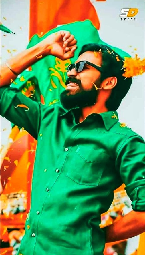 Dhanushthamu150's tweet photo. திருவிழா நாயகன் 😍🤩🤩 @dhanushkraja ❤️💥

#HappyBirthdayDhanush 💐💐💐💐💐💐
#JagameThandhiram @dhanushkraja 
@ThanjaiHeadDfc https://t.co/LqzahF5iHZ