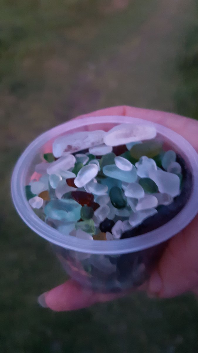 seadreams9's tweet photo. Today's #seaglass haul from #Grunta Beach
#NorthDevon #SeaDreams #Treasure #pretties https://t.co/p0p2HBBimG