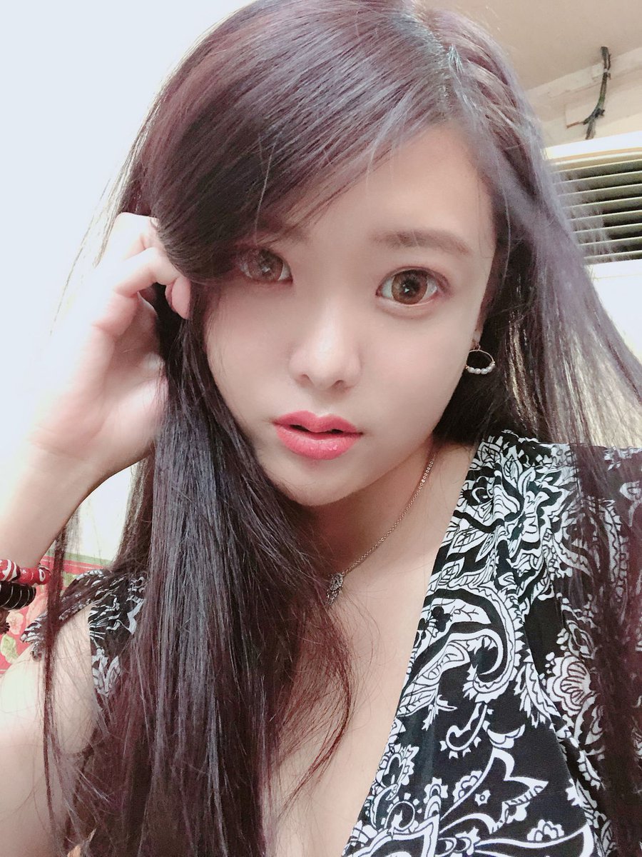appleyesliveapp's tweet photo. 累了煩了嗎??來這兒看看美女聊聊天找找快樂吧🥰
紫瑜♥➡仔細看看這迷人的大眼睛~~😝
關注免費看📍https://t.co/7o0FeOrK9d
下載金幣免費領📍https://t.co/yhHHhpqW0N
#yeslive #girl #taiwan #sexy #口罩 #直播 #交友 #抖音 #聊天 #免費 #三上悠亞 #視訊 #AV #辣妹 #成人寫真 #sex #快樂 #眼睛 #紫瑜 https://t.co/siWj27EUsX