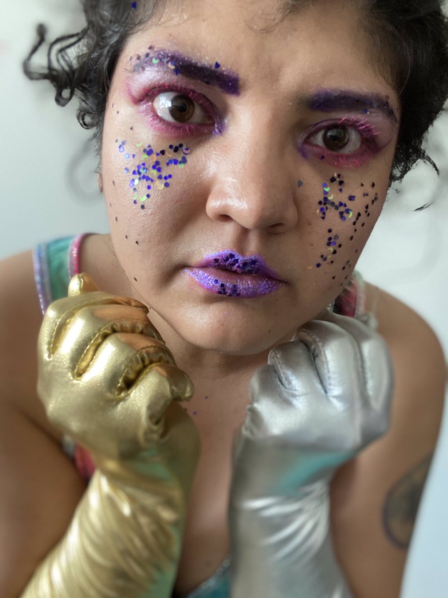 lolaponytv's tweet photo. 🦄✨🔮💜💫🦋💙🌊🛸🕵🏽♂️🌕💛
#LETLADYLIVE https://t.co/jCGO9Zgl6O