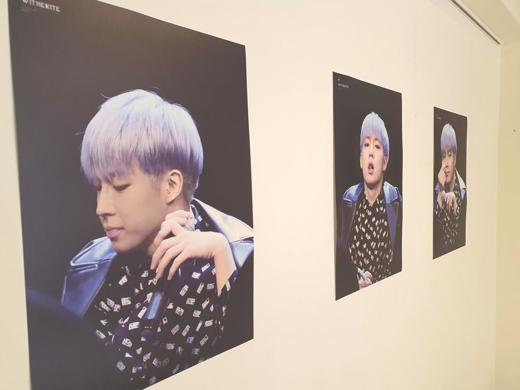 cafe_io3's tweet photo. SF9,다원(이상혁) 포스터 나눔
4시30분에 베너,포스터(펄이 섞인 두꺼운 종이사용) 나눔이벤트 해요 4시30분 전에 영수증에 각자 이름을 써서 준비된 함에 넣어주세요.
#한_여름_밤의_꿈_다원
.
#다원 #이상혁 #다원생일 #다원생일이벤트 #sf9 #아이오쓰리 #생일컵홀더 #컵홀더이벤트 #io3 https://t.co/XkCZPCOpLW