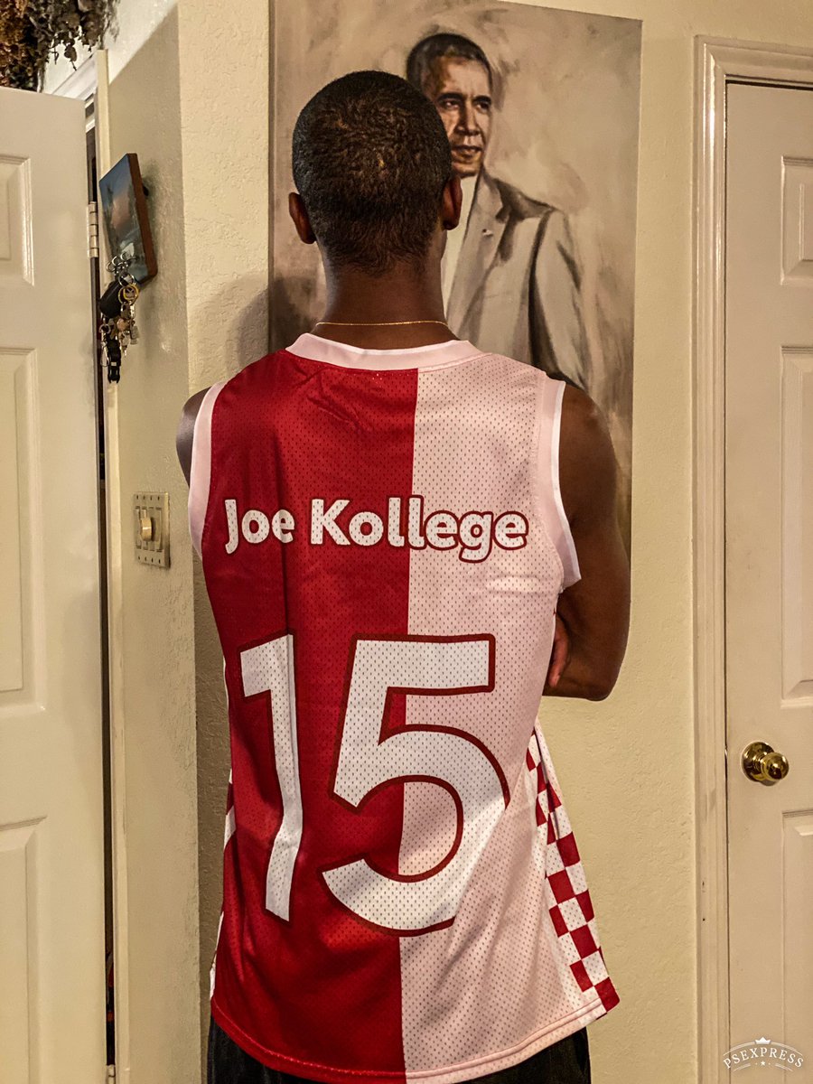 Phi_NullyFamous's tweet image. How I look @ my neos when they shimmy instead of bows 🤦🏾‍♂️ #KevinColeWorld #ZooBoy #Spring2K11 #15