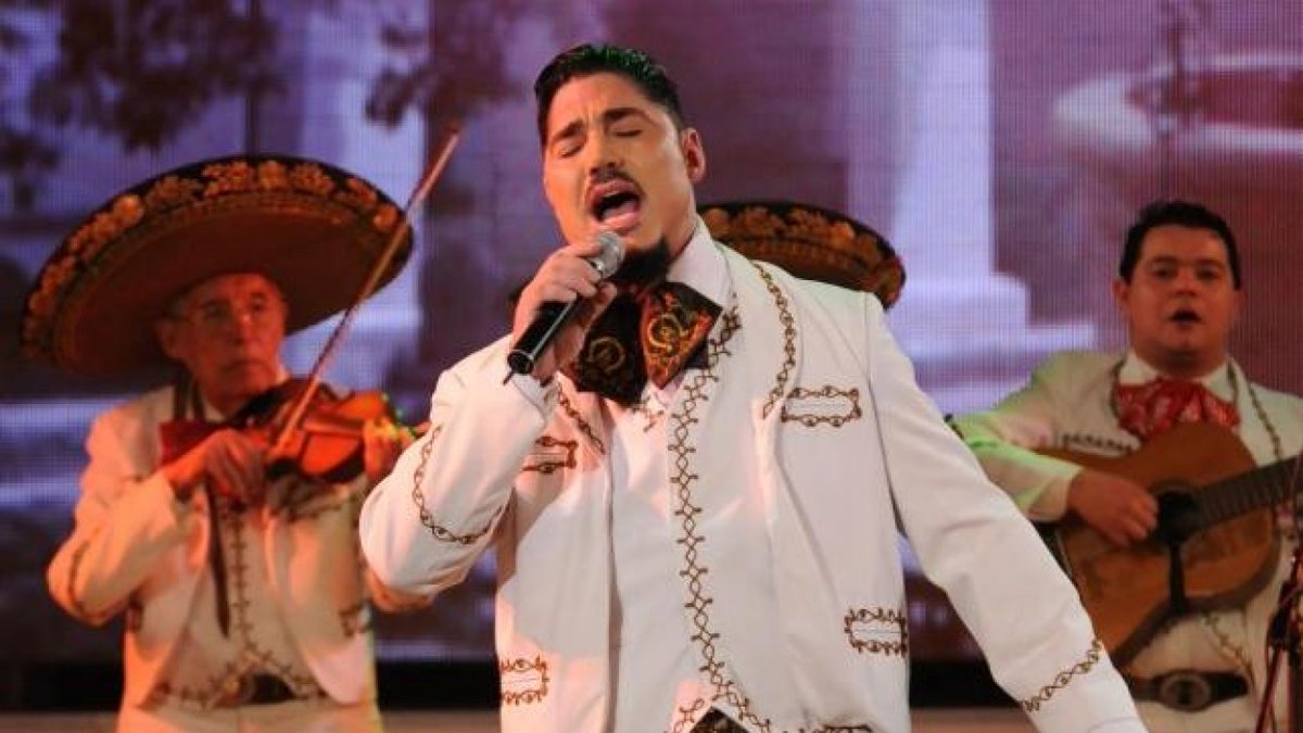 El único que podría haber salvado éste plomazo  #cantando2020 <a href="/ElCantando_2020/">#Cantando2020</a>  aburridos y plomos <a href="/AngeldebritoOk/">A N G E L</a>  <a href="/laufer4/">Laurita Fernández</a>