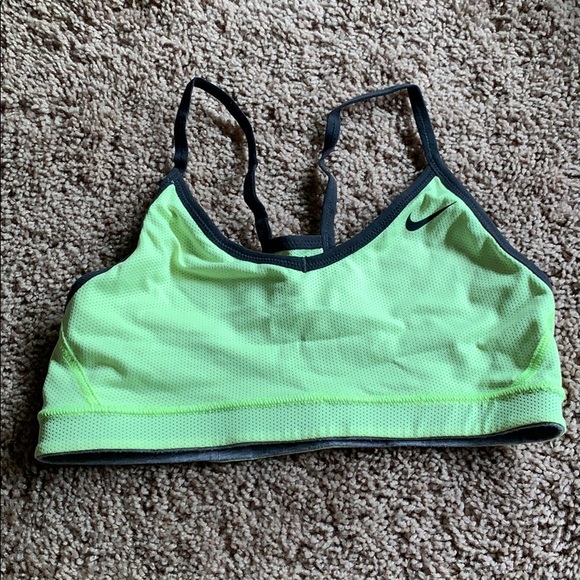 mhw863's tweet photo. So good I had to share! Check out all the items I'm loving on @Poshmarkapp #poshmark #fashion #style #shopmycloset #nike #victoriassecret #paperdoll: https://t.co/gXFrbt33FT https://t.co/rT5awOPkhl
